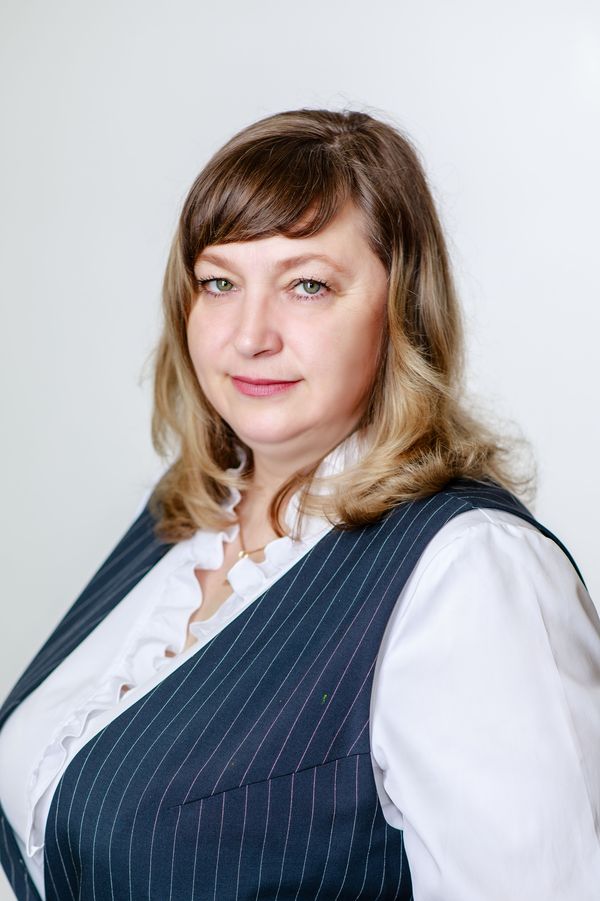 Леоненко Елена Васильевна.